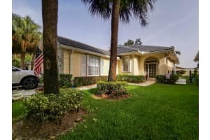 1072 Bedford Ave, Palm Beach Gardens, FL 33403, Sold 08/12/20