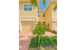 623 SW Glen Crest Way, Stuart, FL 34997, Sold 08/19/20