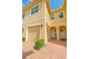 623 SW Glen Crest Way, Stuart, FL 34997, Sold 08/19/20
