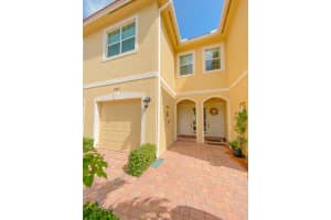 623 SW Glen Crest Way, Stuart, FL 34997, Sold 08/19/20