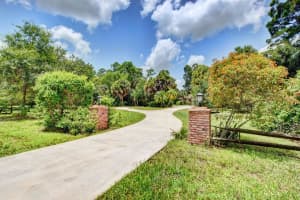 85 Westwood Cir E, West Palm Beach, FL 33411, Sold 10/30/20