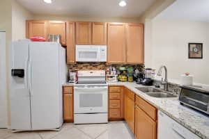 6386 Park Lake Cir, Boynton Beach, FL 33437, Sold 09/21/20