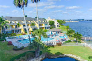 127 N Lakeshore Dr, Hypoluxo, FL 33462, Sold 09/11/20