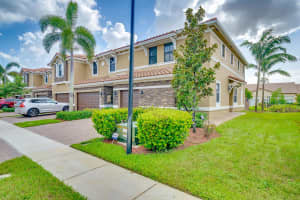 815 E Village Cir, Davie, FL 33325, Sold 09/22/20