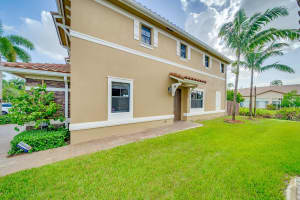 815 E Village Cir, Davie, FL 33325, Sold 09/22/20