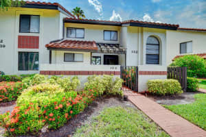 10439 S Circle Lake Dr, Boynton Beach, FL 33437, Sold 09/16/20