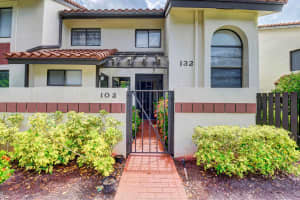 10439 S Circle Lake Dr, Boynton Beach, FL 33437, Sold 09/16/20