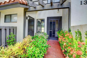 10439 S Circle Lake Dr, Boynton Beach, FL 33437, Sold 09/16/20