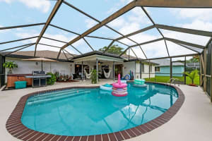 5115 Woodstone Cir E, Lake Worth, FL 33463, Sold 08/17/20
