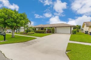5115 Woodstone Cir E, Lake Worth, FL 33463, Sold 08/17/20