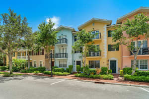 1016 E Heritage Club Cir, Delray Beach, FL 33483, Sold 10/27/20