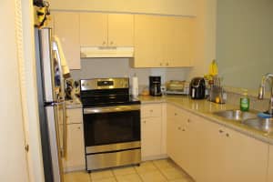 310 Crestwood Cir, Royal Palm Beach, FL 33411, Sold 01/08/21