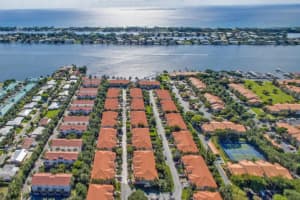 158 Las Brisas Cir, Hypoluxo, FL 33462, Sold 10/20/20
