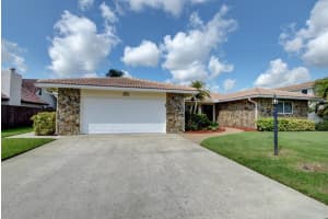 680 SW 17th St, Boca Raton, FL 33486, Sold 09/09/20