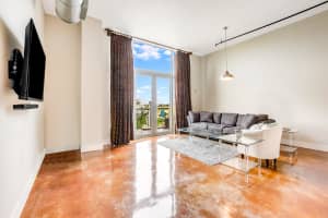 180 NE 4th Ave, Delray Beach, FL 33483, Sold 09/24/20