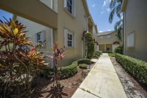 338 Waterside Dr, Hypoluxo, FL 33462, Sold 12/23/20
