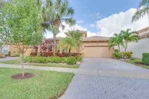 9905 Via Grande W, Wellington, FL 33411, Sold 06/11/21