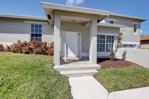 16 Pepperwood Ct, Boynton Beach, FL 33426, Sold 04/14/21