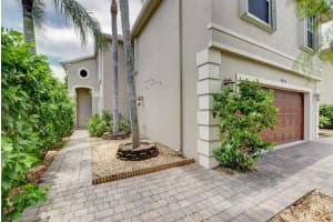 1053 Fairfax Cir W, Boynton Beach, FL 33436, Sold 08/26/20