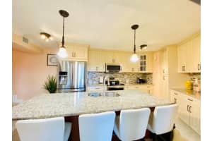 3952 Victoria Dr, West Palm Beach, FL 33406, Sold 09/03/20