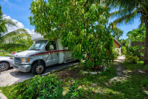 5870 Bermuda Cir E, West Palm Beach, FL 33407, Sold 09/10/20