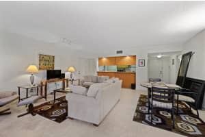 11863 Wimbledon Circle 438, Wellington