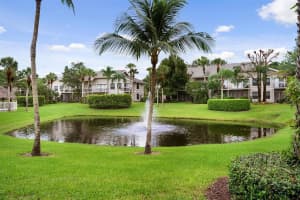 11863 Wimbledon Circle 439, Wellington