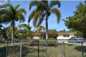 919 Sarazen Dr, West Palm Beach, FL 33413, Sold 11/09/20