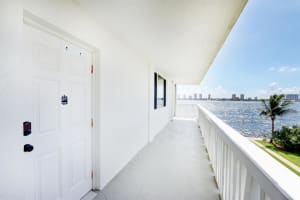 301 Lake Shore Dr, Lake Park, FL 33403, Sold 09/24/20