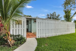 1307 Chippewa St, Jupiter, FL 33458, Sold 10/22/20