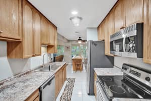 104 Village Walk Dr, Royal Palm Beach, FL 33411, Sold 10/14/20