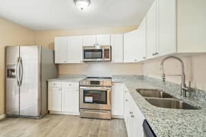 24 Horicon Ct, Royal Palm Beach, FL 33411, Sold 11/09/20