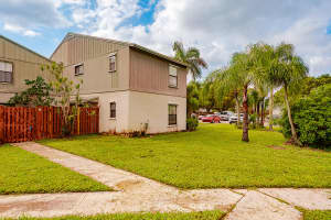 36 N Crossings Cir, Boynton Beach, FL 33435, Sold 09/15/20