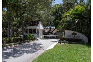 1660 12 Oaks Way, North Palm Beach, FL 33408, Sold 11/09/20