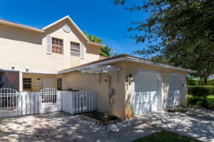2802 Maplewood Dr, Greenacres, FL 33415, Sold 09/04/20