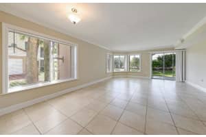 815 W Boynton Beach Blvd, Boynton Beach, FL 33426, Sold 10/23/20