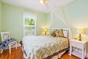 734 Palm St, West Palm Beach, FL 33401, Sold 08/05/20