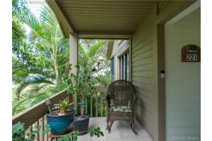 221 NE Edgewater Dr, Stuart, FL 34996, Sold 03/09/21