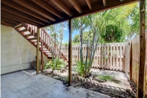 36 N Crossings Cir, Boynton Beach, FL 33435, Sold 09/22/20