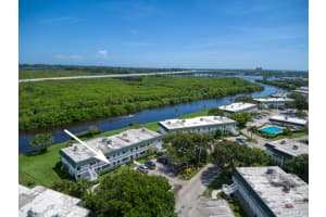 2800 Indian River Blvd APT L4, Vero Beach, FL 32960, Sold 09/25/20