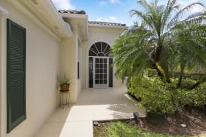 9068 SE La Creek Ct, Hobe Sound, FL 33455, Sold 09/16/20
