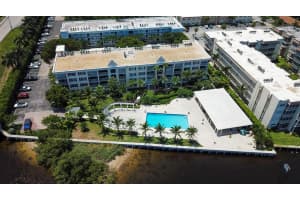 621 E Woolbright Rd, Boynton Beach, FL 33435, Sold 01/15/21