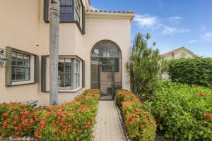 2500 La Cristal Cir, West Palm Beach, FL 33410, Sold 09/25/20