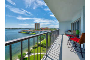3040 Lake Shore Dr, Riviera Beach, FL 33404, Sold 09/16/20
