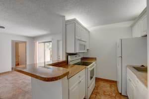 36 N Crossings Cir, Boynton Beach, FL 33435, Sold 09/11/20