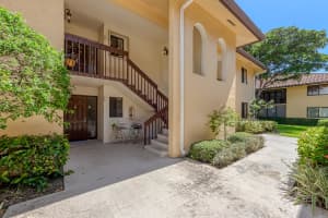 65 Pelican Pointe Dr, Delray Beach, FL 33483, Sold 11/16/20