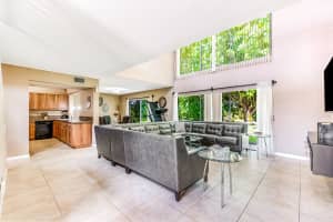 2075 Maplewood Dr, Coral Springs, FL 33071, Sold 10/05/20