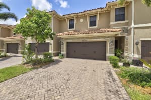 8437 Lake Majesty Ln, Parkland, FL 33076, Sold 12/31/20