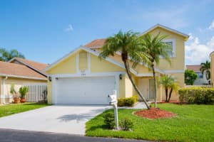 1243 Sussex St, Boynton Beach, FL 33436, Sold 09/30/20