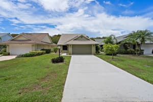13082 SE Crooked Stick Ln, Hobe Sound, FL 33455, Sold 09/29/20